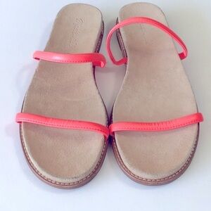 Made well strap he sandals flats size 7.5 leather made in Brazil Coral